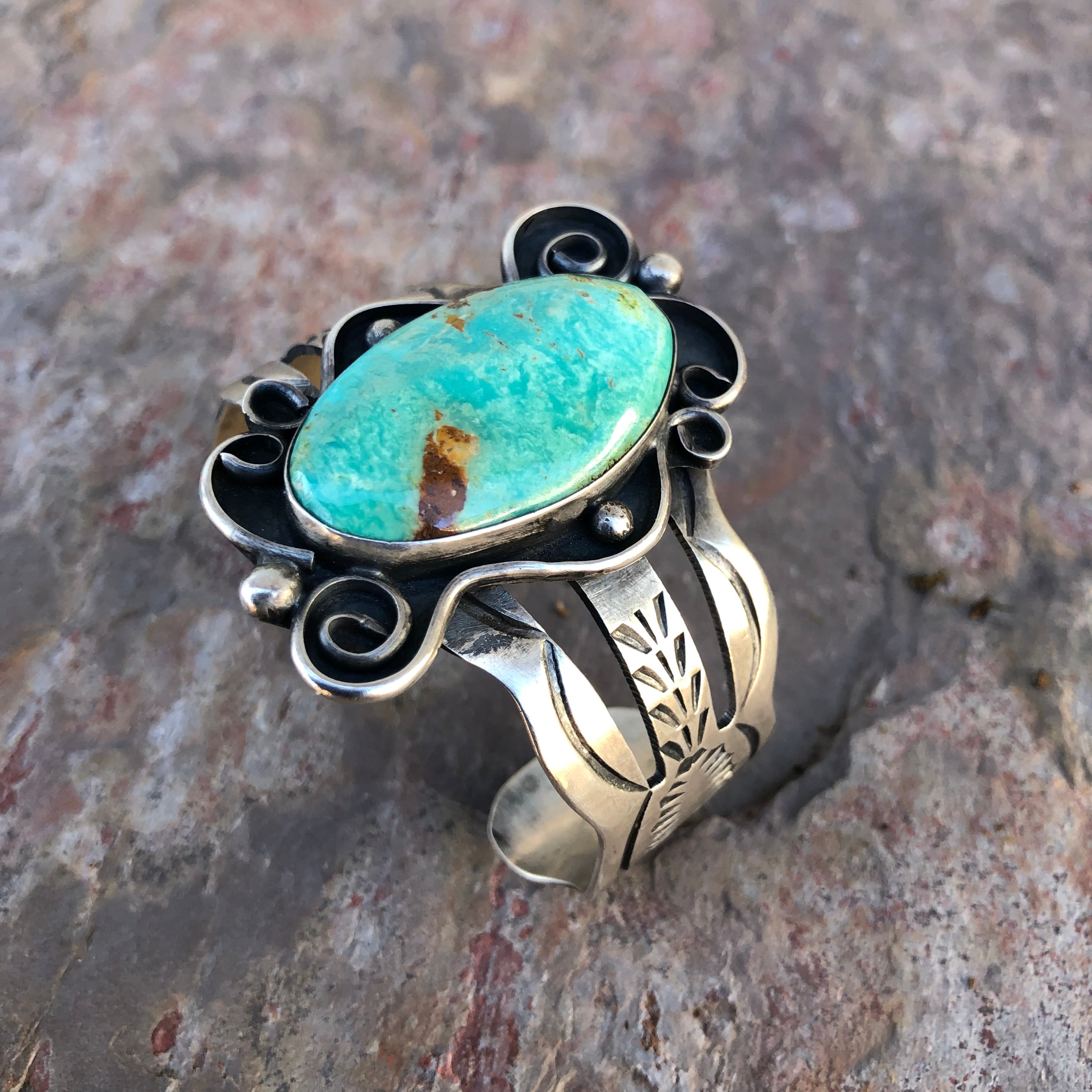 Navajo Design Oval Turquoise Bracelet