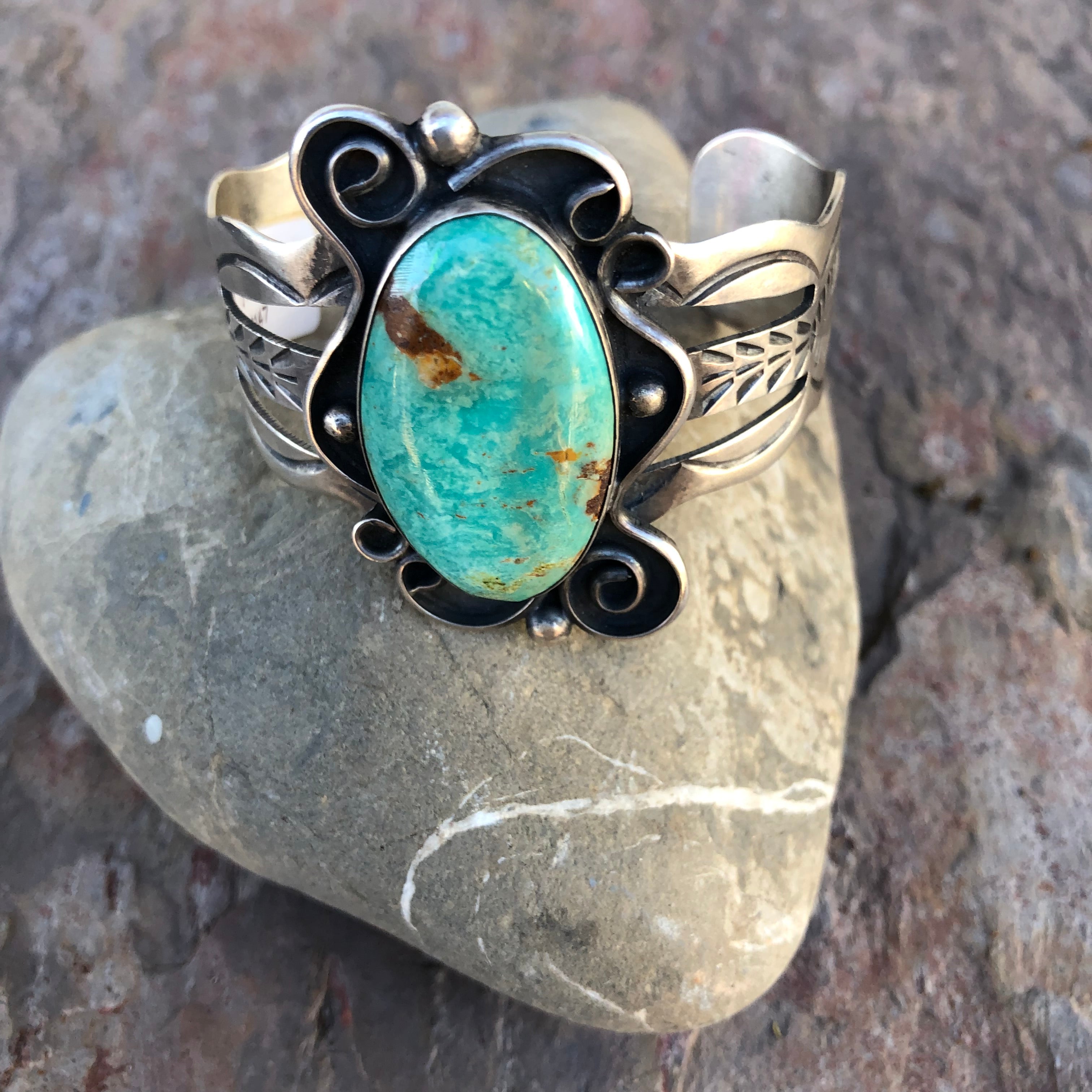 Navajo Design Oval Turquoise Bracelet