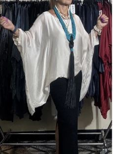 Top Flowy Silk Solid Top